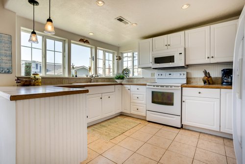 Cook up your favorites while enjoying the views.